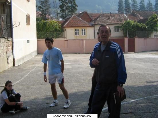 Cei mai tari profesori ! - si am onoarea sa am o poza cu profi de sport - Cei mai tari profesori !!!